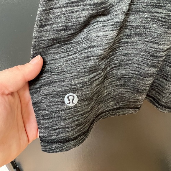 Lululemon Work The Circuit Tank Top Built In Bra Gray Black Size 10 - Picture 4 of 7